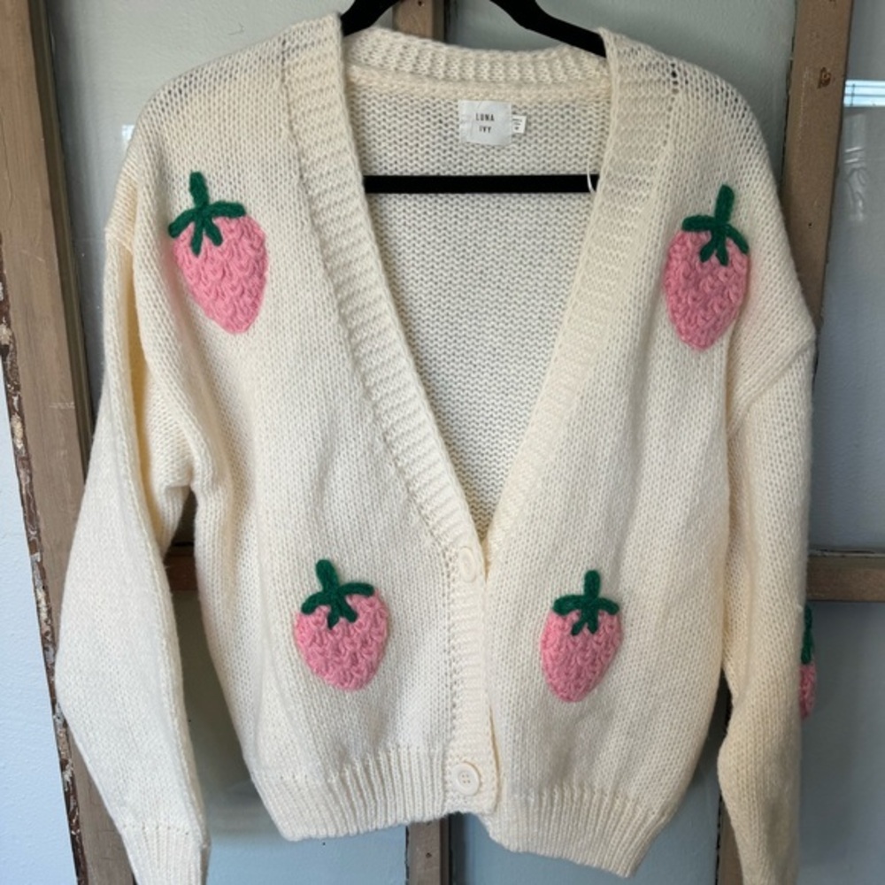 LUNA IVY cream cardigan with ADORABLE pink strawberry design! 🍓🍓soft & sweet! - Picture 1 of 12